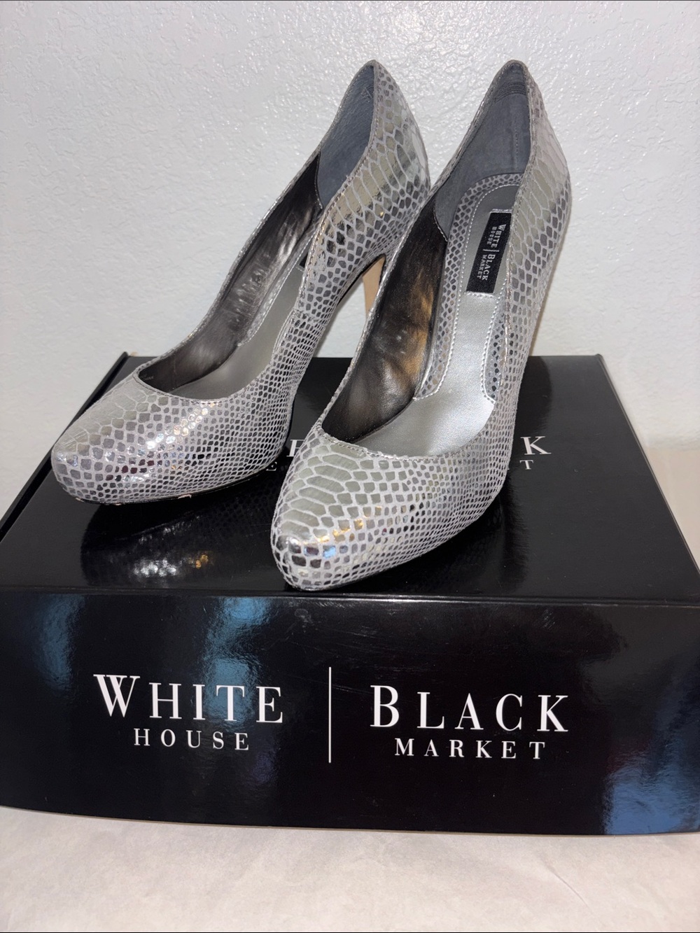 White House Black Market Silver Snake-Embossed High Heel Pumps 7.5